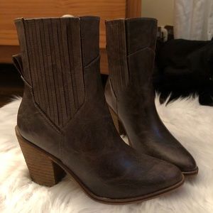 Brown boots from Hopes